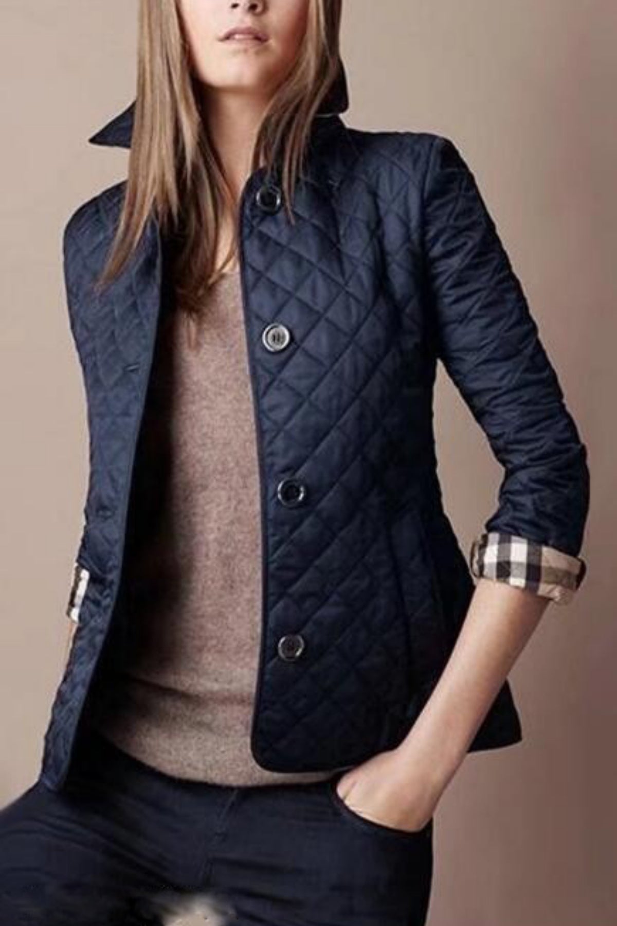 Ava Veste Matelassée Femme – Veste Élégante et Confortable avec Coupe Ajustée