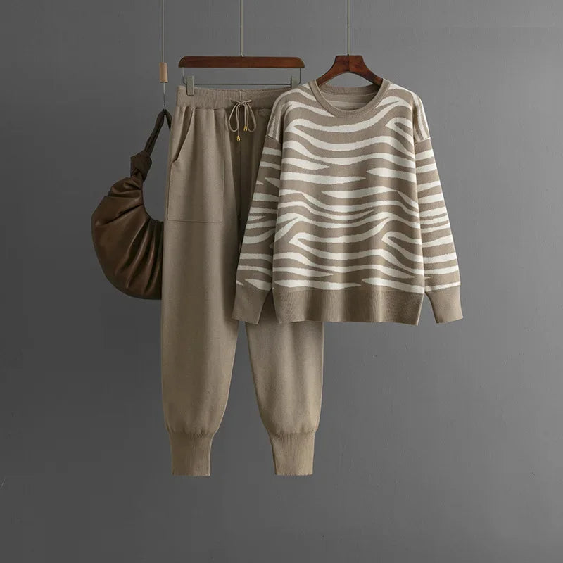 Kimberly Ensemble Femme en Maille – Ensemble Doux avec Motif Zébré Élégant et Pantalon Confortable