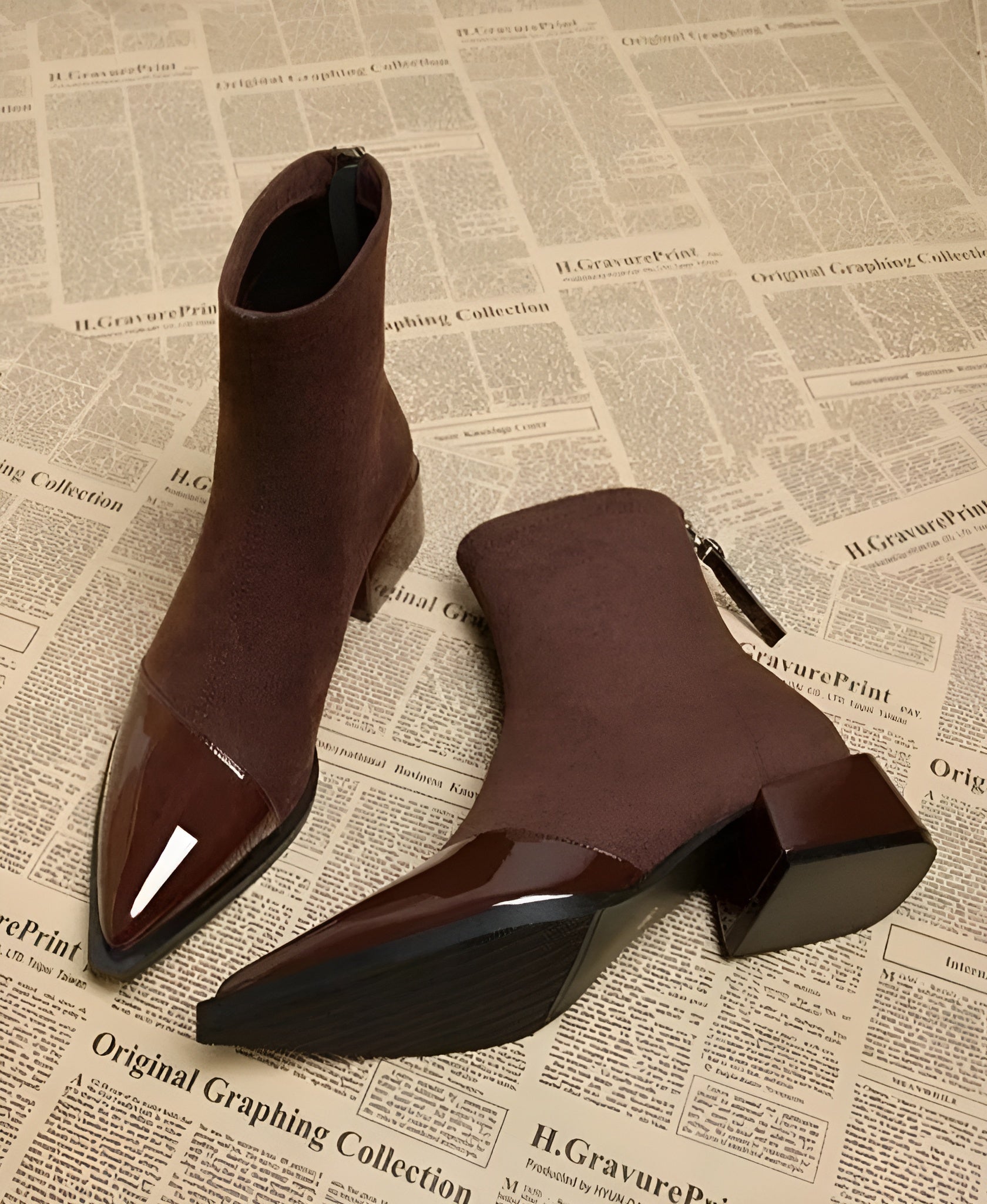 Vanessa Bottines Femme en Daim – Bottines Élégantes avec Détails Vernis et Talon Bloc Confortable