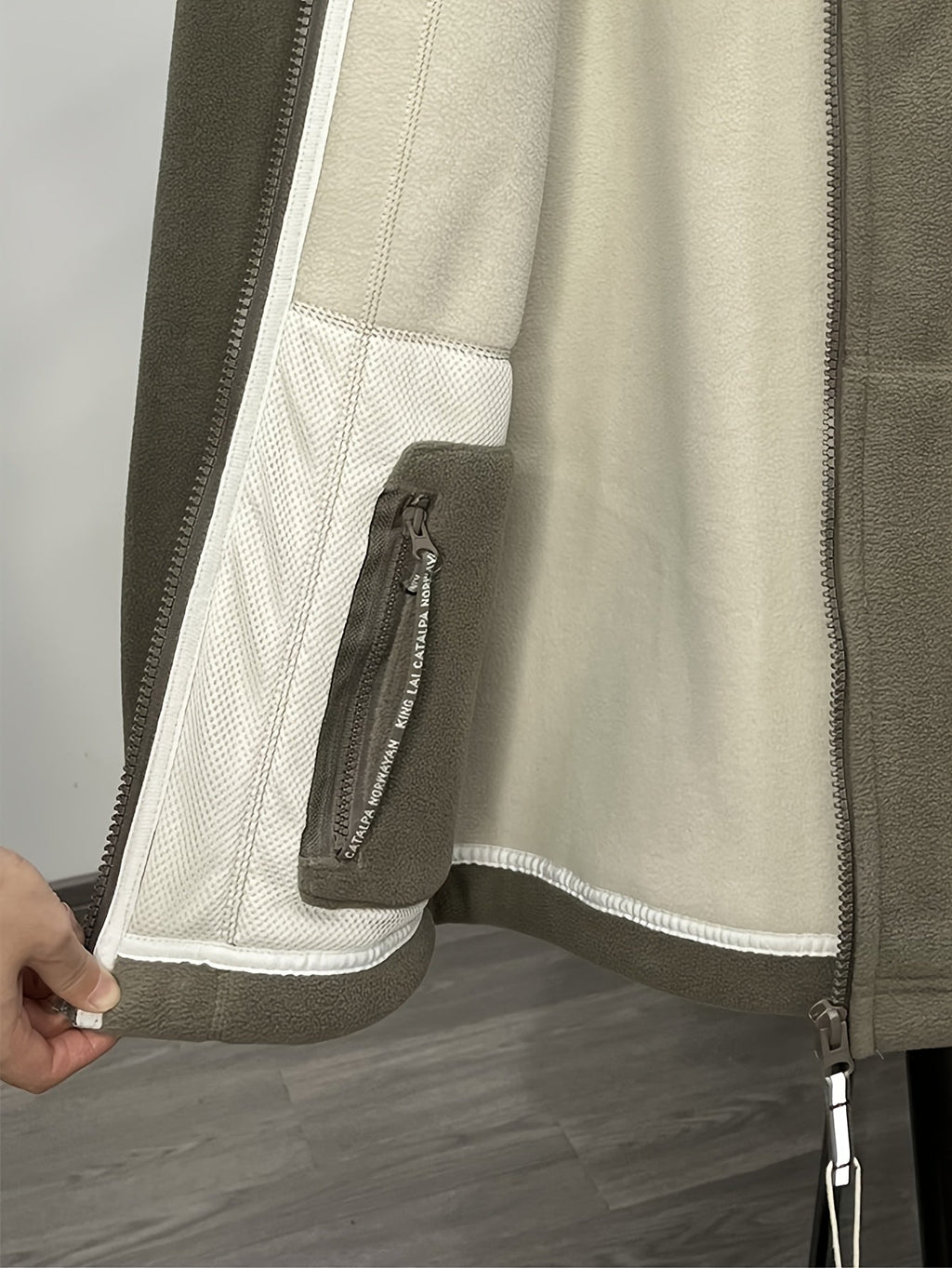 Brandon Veste Polaire Homme – Veste Outdoor Chaude et Légère avec Col Haut Protecteur
