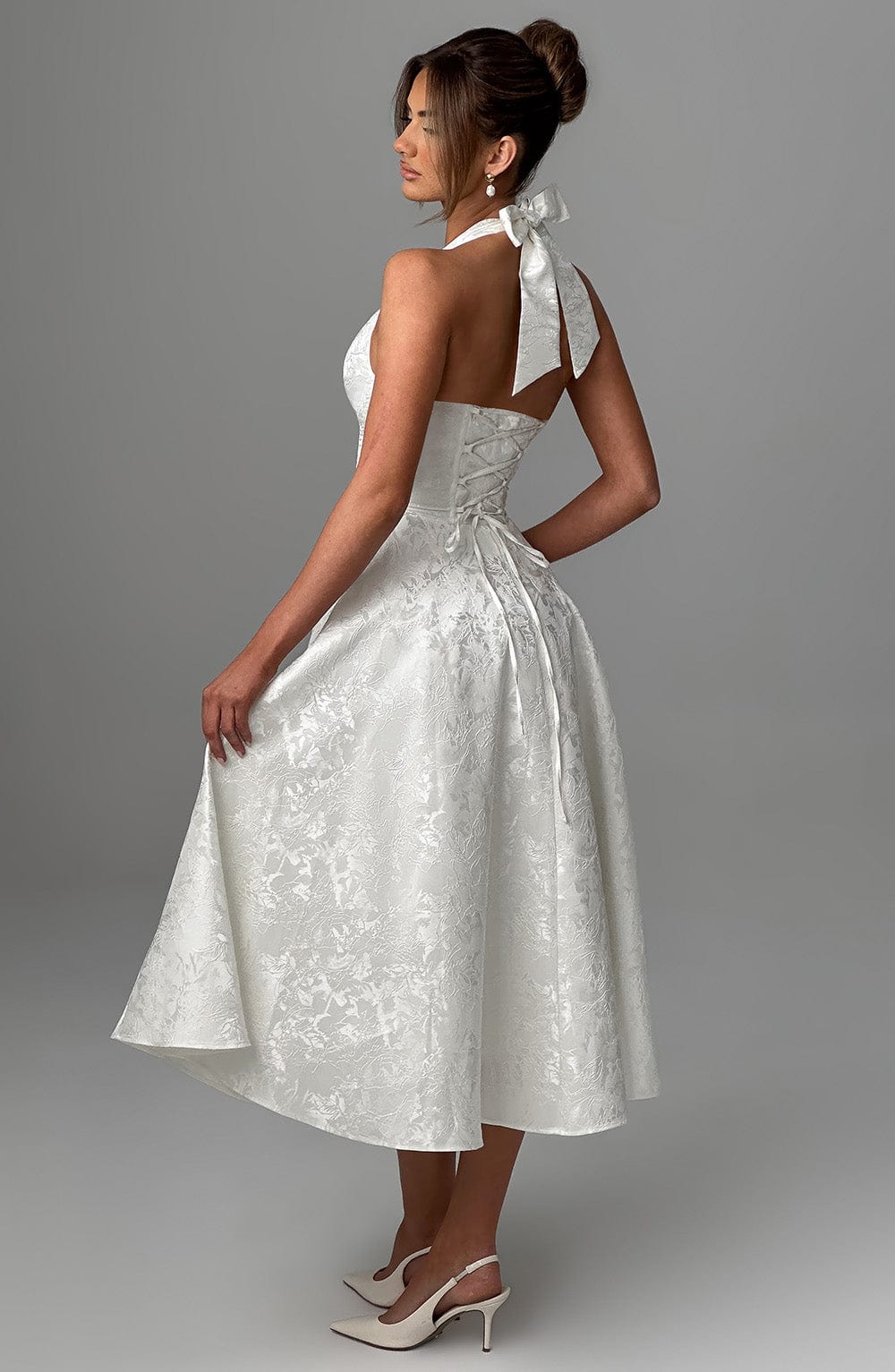Léa Robe Midi Femme – Robe Dos Nu en Jacquard Floral avec Corsage Ajusté & Jupe Évasée