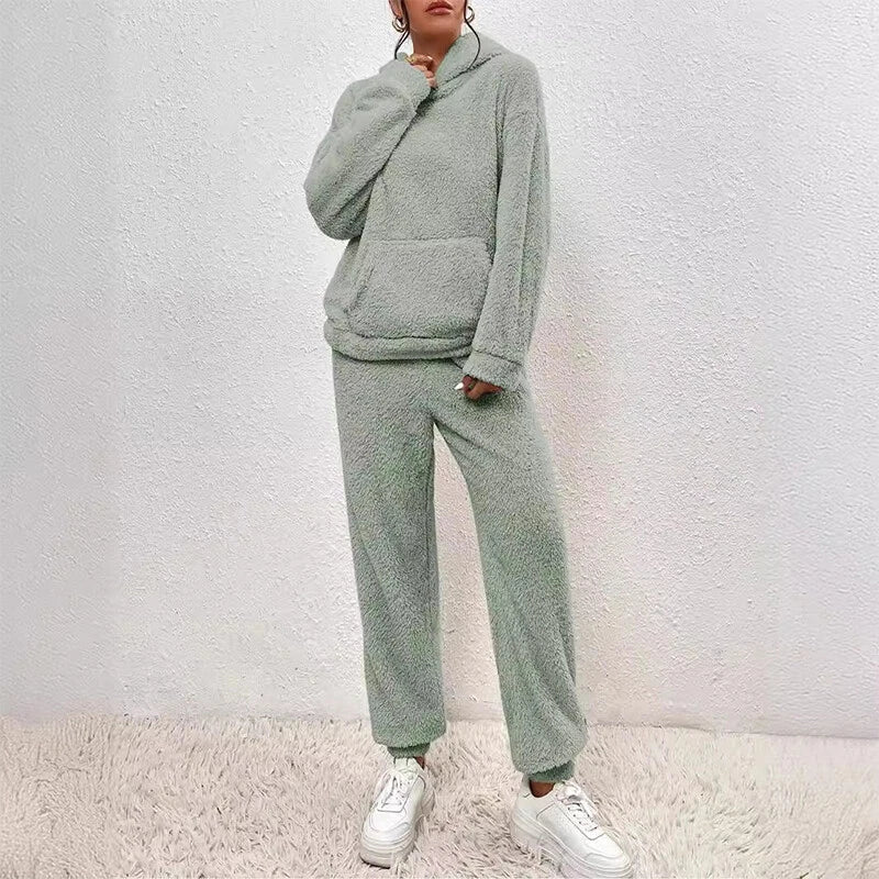 Sarah Ensemble Femme – Ensemble Pyjama en Polaire Douce avec Capuche & Pantalon Ample pour l'Hiver