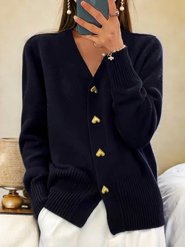 Megan Gilet Femme en Maille – Cardigan Élégant avec Boutons Cœur et Coupe Confortable